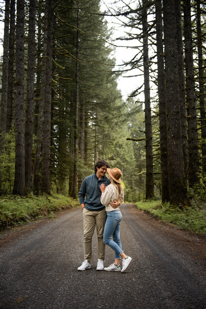 Couple session in Washington State. Good example of accessorizing with a hat in your photo session.