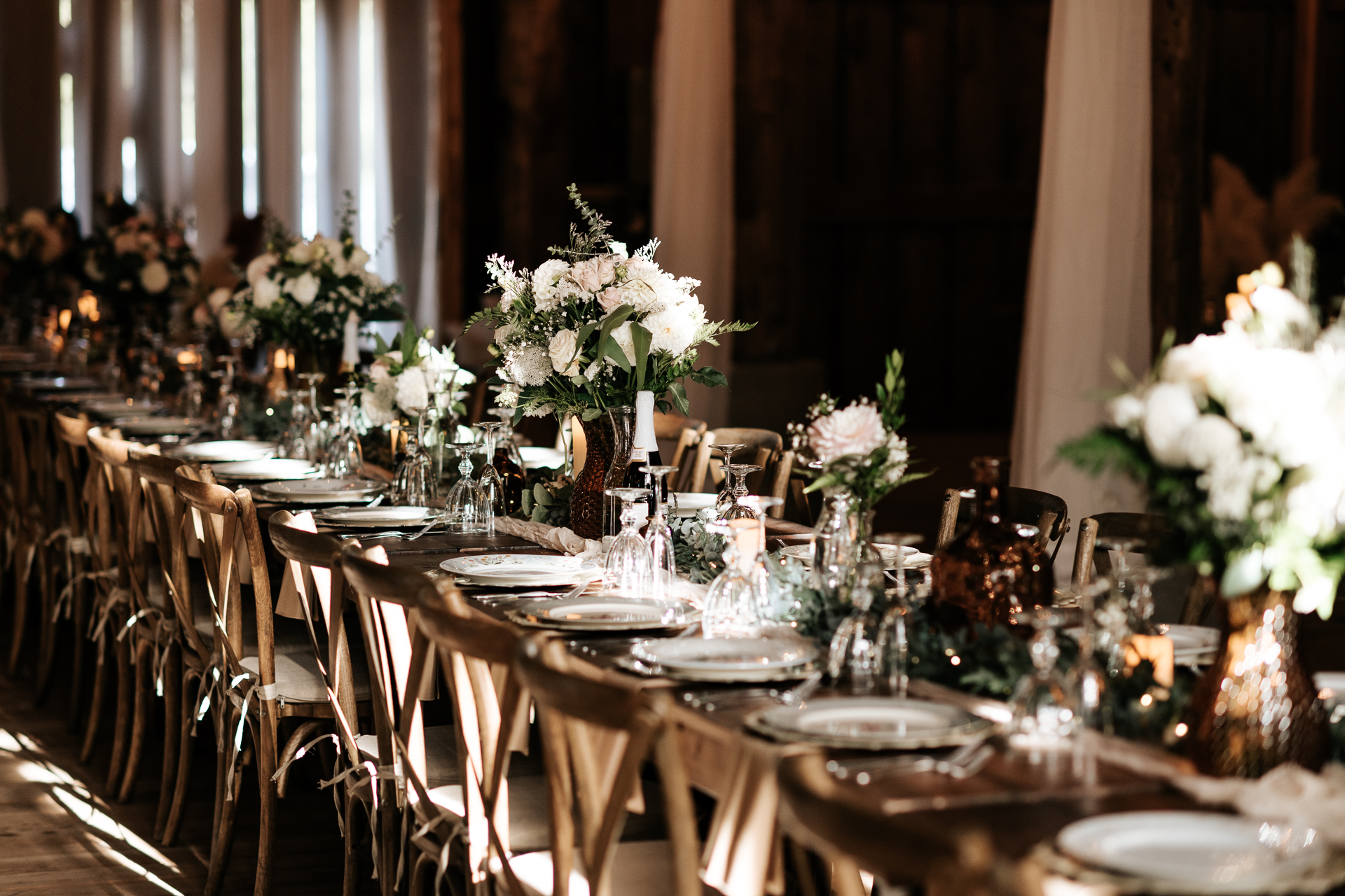 Table wear at an elegant barn wedding in Centralia Washington